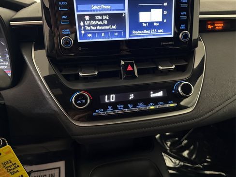 Used 2022 Toyota Corolla SE FWD image 37