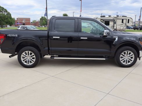 Used 2024 Ford F150 XLT AWD/4WD image 4