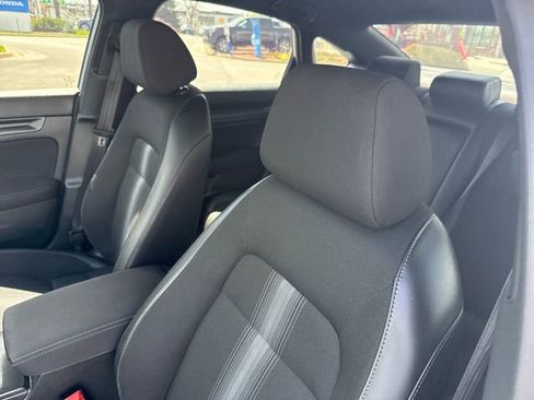 Used 2025 Honda Civic Sport image 12