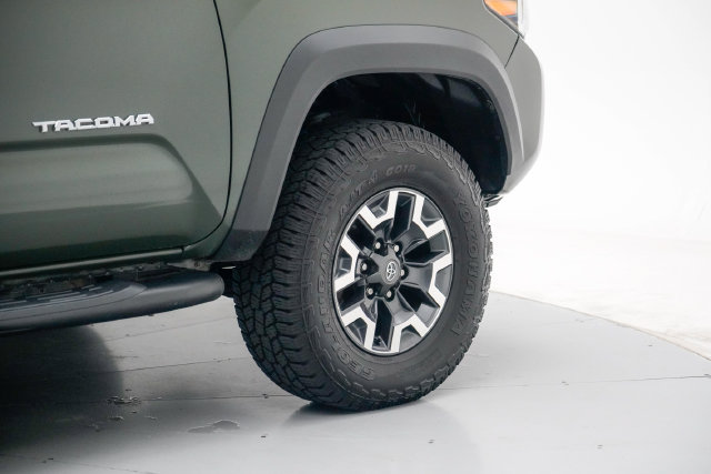 Used 2022 Toyota Tacoma TRD Off-Road w/ TRD Premium Off Road Package AWD/4WD image 7
