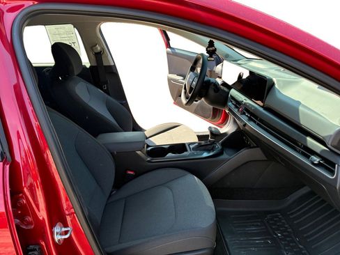 Used 2025 Kia K4 FWD image 24
