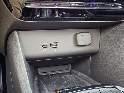 Certified 2024 Buick Encore GX Avenir w/ Avenir Technology Package image 28