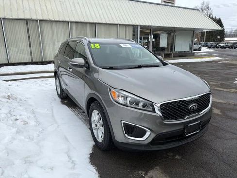 Used 2018 Kia Sorento AWD image 5