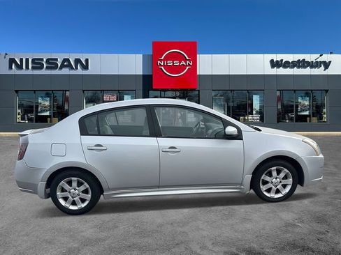 Used 2012 Nissan Sentra 2.0 SR image 2