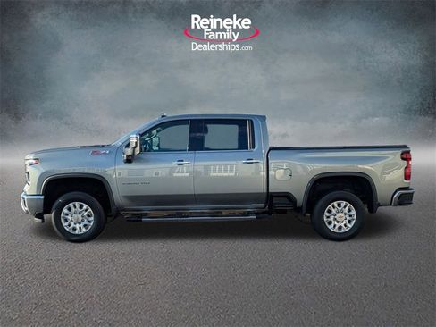 Used 2024 Chevrolet Silverado 2500 LTZ w/ LTZ Plus Package image 9