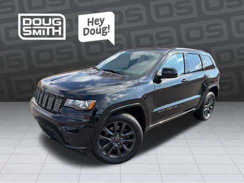 Used 2021 Jeep Grand Cherokee Laredo X image 1