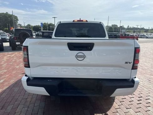 Used 2022 Nissan Frontier SV RWD image 13