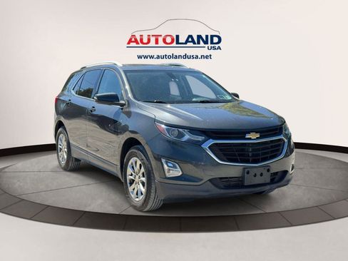 Used 2019 Chevrolet Equinox LT w/ Sun & Navigation Package AWD/4WD image 2
