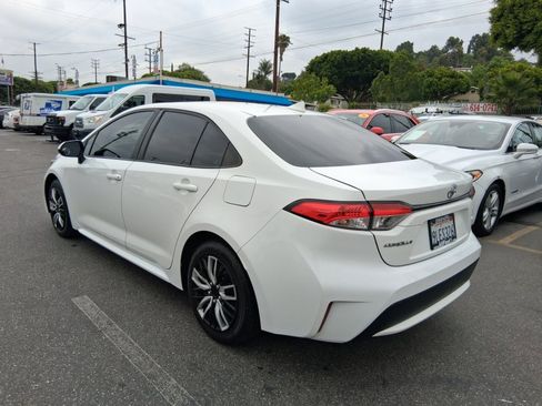 Used 2021 Toyota Corolla LE FWD image 4