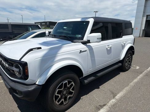 Used 2024 Ford Bronco Outer Banks AWD/4WD image 2