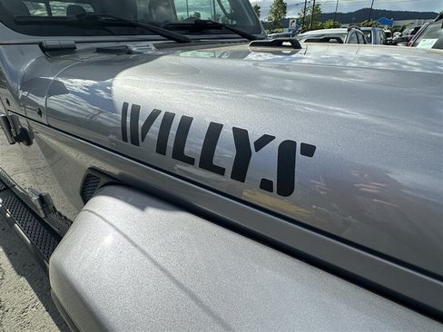 Used 2021 Jeep Gladiator Sport AWD/4WD image 25