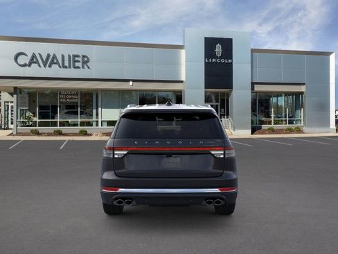 Used 2025 Lincoln Aviator AWD image 5