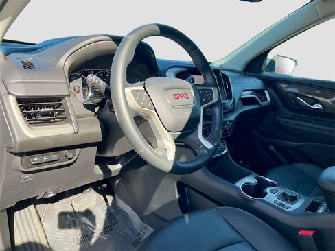 Used 2024 GMC Terrain Denali w/ Denali Premium Package image 9