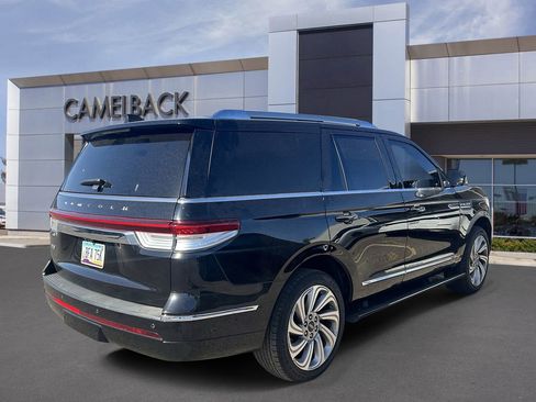 Used 2022 Lincoln Navigator Reserve RWD image 4
