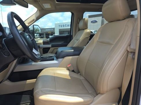 Used 2018 Ford F250 Lariat w/ Lariat Ultimate Package AWD/4WD image 9