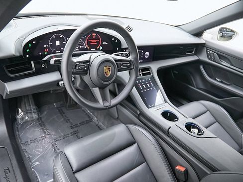 Used 2022 Porsche Taycan image 28