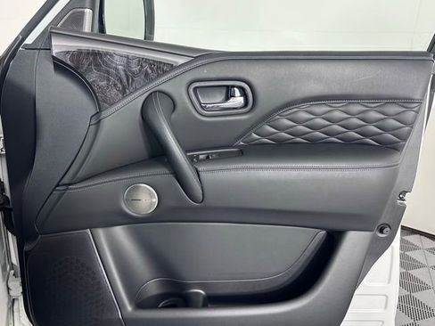 Certified 2024 INFINITI QX80 Sensory image 32