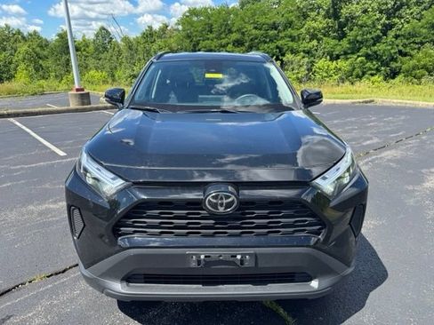 Used 2025 Toyota RAV4 XLE AWD/4WD image 8