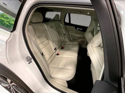 New 2026 Volvo V60 B5 Cross Country Plus w/ Protection Package Premier AWD/4WD image 10