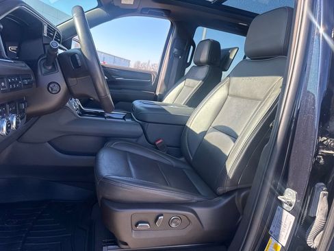 Used 2023 GMC Yukon Denali w/ Denali Reserve Package image 17