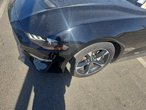 Used 2020 Ford Mustang Coupe RWD image 3