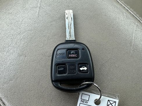 Used 2004 Lexus ES 330 FWD image 14