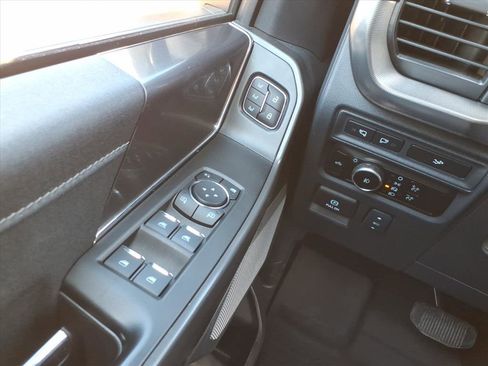Used 2024 Ford F150 Lariat image 19