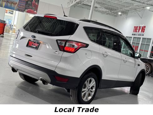 Used 2018 Ford Escape SE w/ Ford Safe & Smart Package image 3