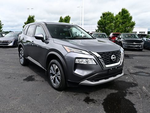 Certified 2023 Nissan Rogue SV AWD/4WD image 2