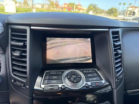 Used 2017 INFINITI QX70 Base image 28