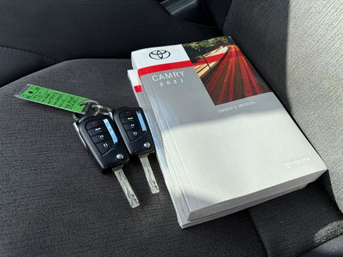 Used 2021 Toyota Camry LE image 26