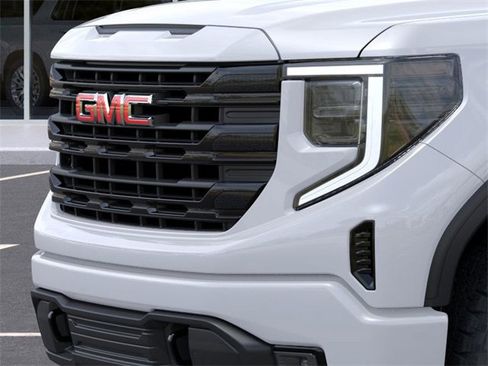 New 2025 GMC Sierra 1500 Elevation image 13