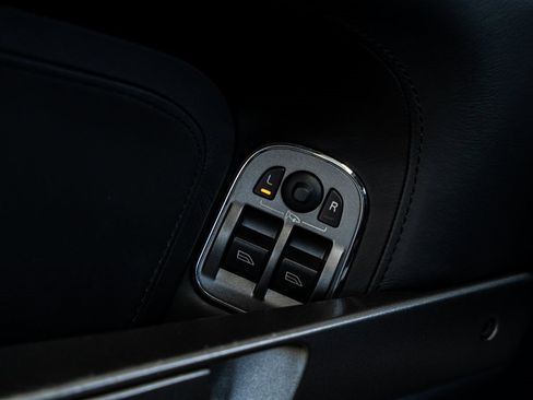 Used 2011 Aston Martin DB9 Coupe image 29