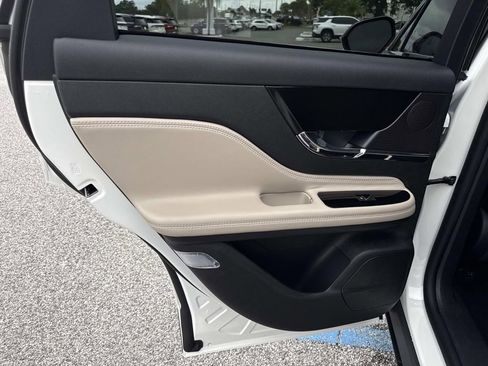 New 2026 Lincoln Corsair Premiere image 13