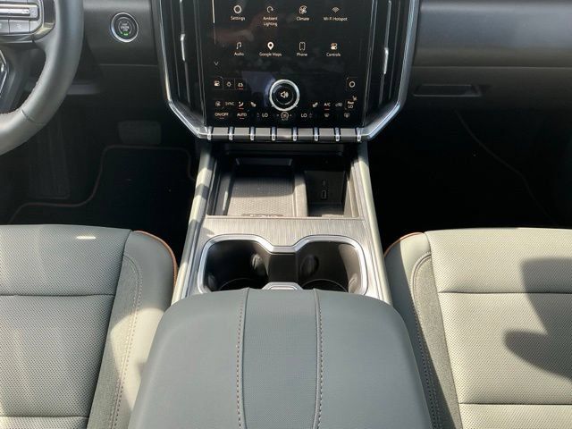 Used 2025 GMC Acadia AT4 AWD/4WD image 28