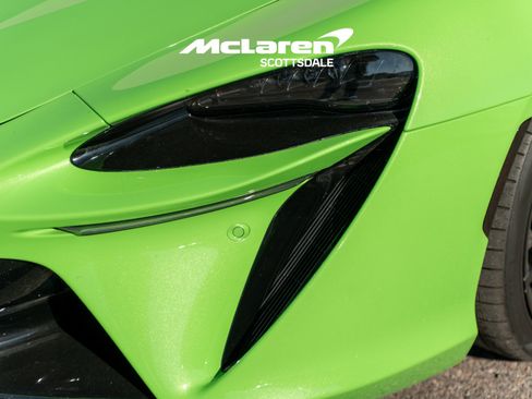 Used 2025 McLaren Artura Spider image 13