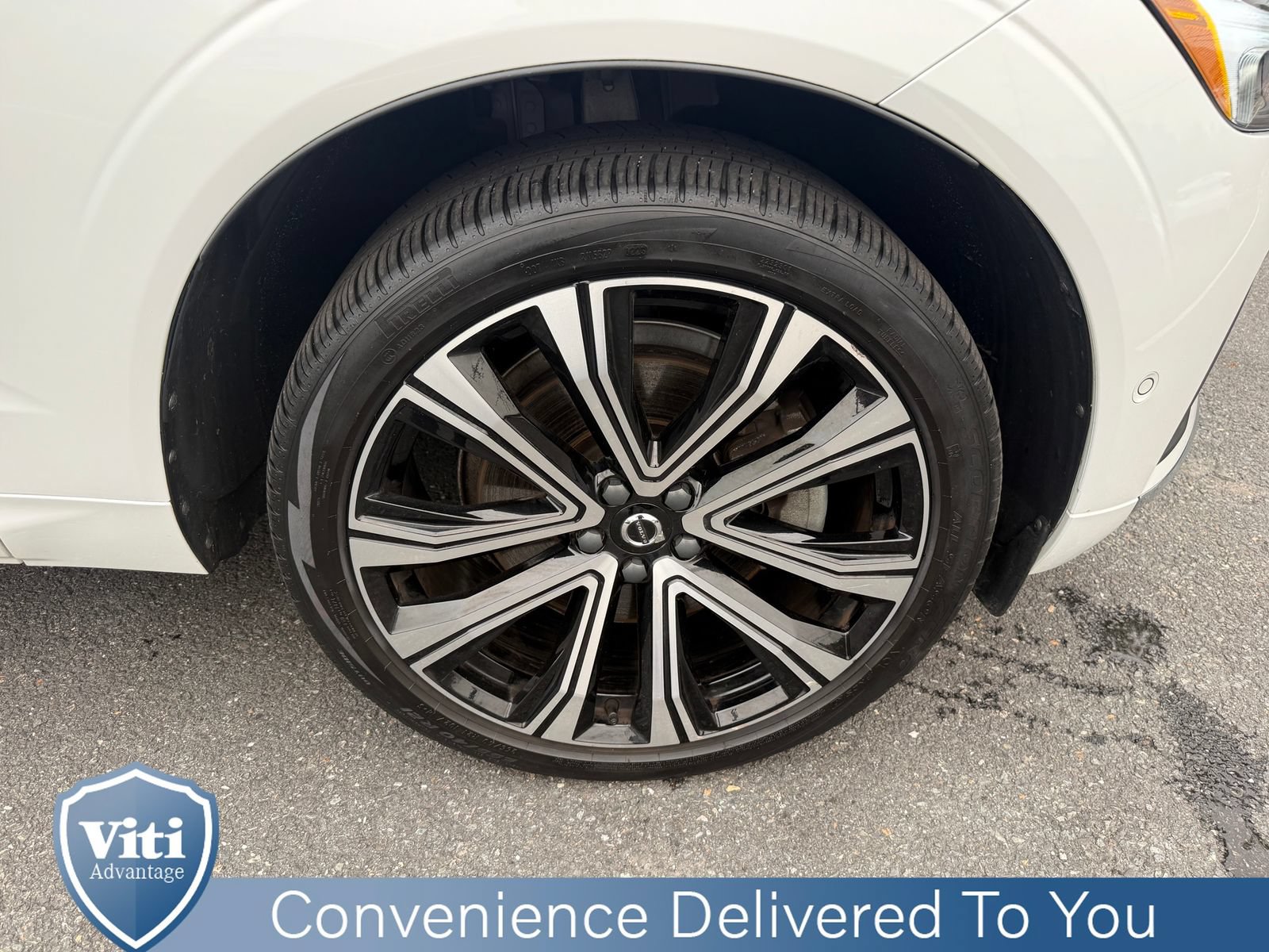 Certified 2023 Volvo XC60 B6 Ultimate w/ Protection Package Premier AWD/4WD image 15