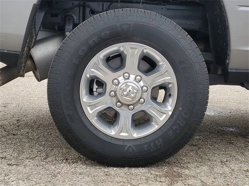 Used 2024 RAM 2500 Big Horn w/ Sport Appearance Package image 5