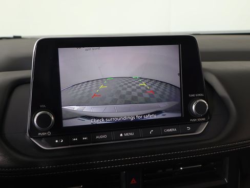 Used 2025 Nissan Rogue SV FWD image 6