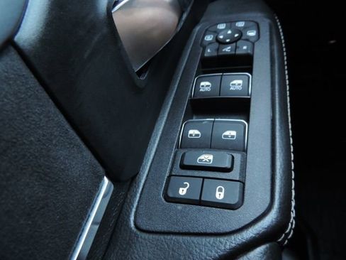 Used 2025 RAM 3500 Laramie image 28