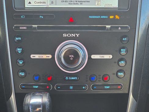 Used 2017 Ford Explorer Limited image 18