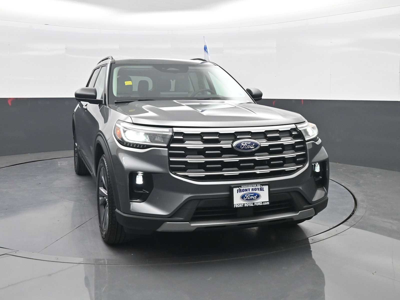 Used 2026 Ford Explorer Active w/ Active Comfort Package AWD/4WD image 2