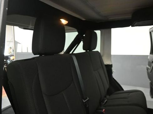 Used 2015 Jeep Wrangler Unlimited Sport w/ Quick Order Package 24S AWD/4WD image 23