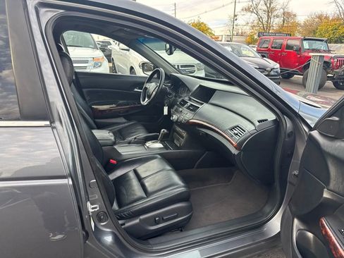 Used 2010 Honda Crosstour EX-L image 25