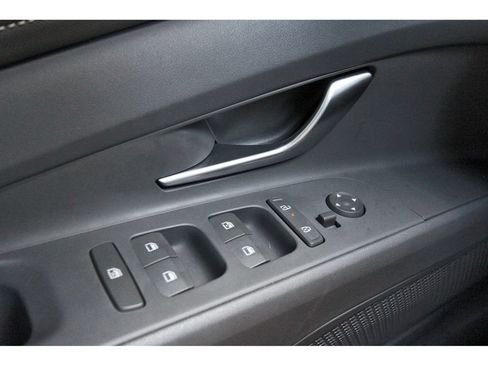 Certified 2025 Hyundai Elantra Sport FWD image 23