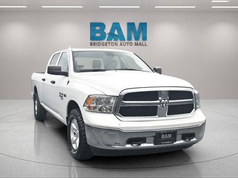 Used 2022 RAM 1500 Classic SLT w/ Protection Group AWD/4WD image 2