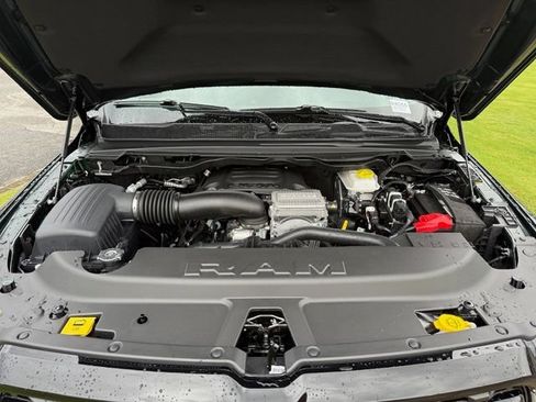 New 2026 RAM 1500 Express AWD/4WD image 32