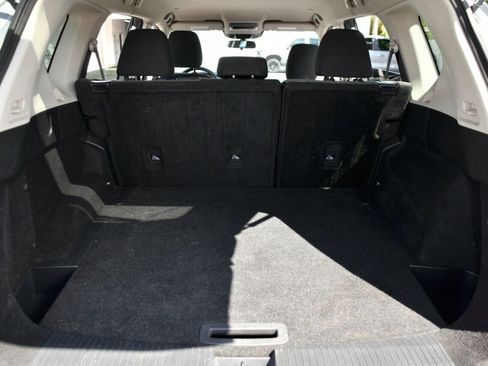 Used 2023 Nissan Rogue SV image 13