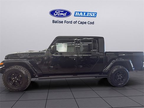 Used 2022 Jeep Gladiator Willys image 3
