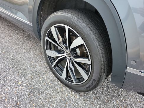 Used 2024 Volkswagen Atlas Cross Sport SEL Premium R-Line AWD/4WD image 26